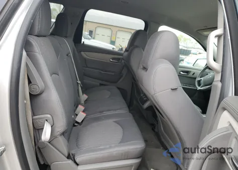 2016 Chevrolet Traverse Ls z USA, uszkodzony, nr VIN 1GNKRFEDXGJ244053